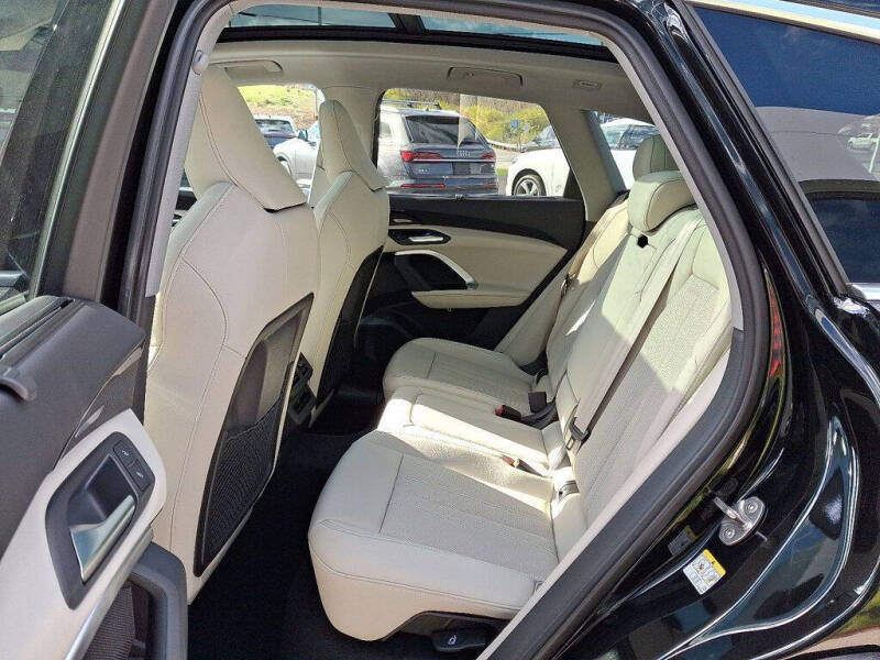 2025 Audi Q5 quattro Premium Plus TFSI