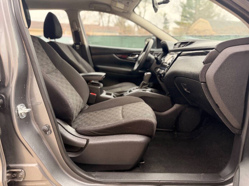 2017 Nissan Rogue Sport SV