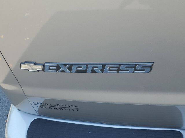 2022 Chevrolet Express 2500