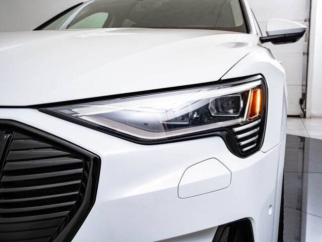 2021 Audi e-tron quattro Premium