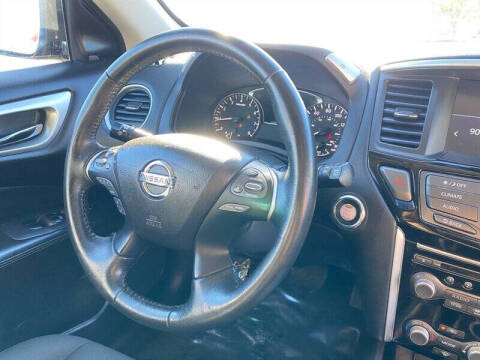 2019 Nissan Pathfinder SV