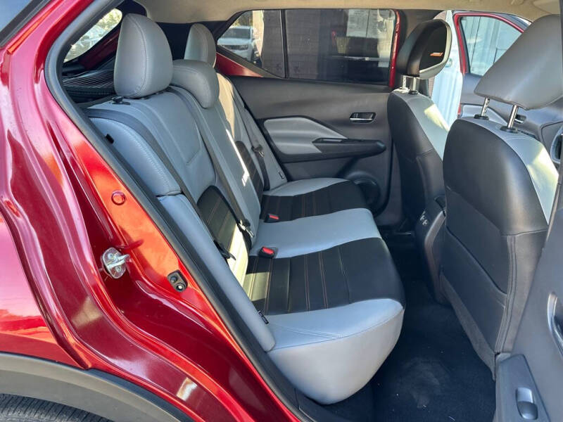 2023 Nissan Kicks SR