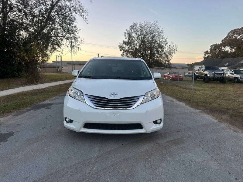 2015 Toyota Sienna XLE 7-Passenger