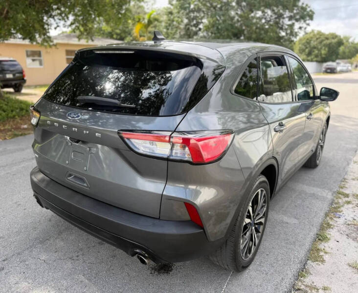2022 Ford Escape SE