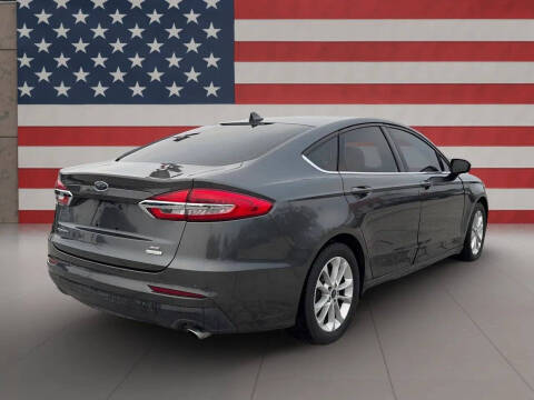 2020 Ford Fusion SE