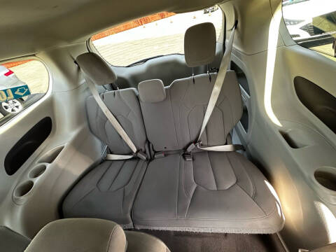 2017 Chrysler Pacifica LX