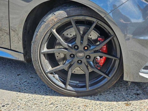 2017 Ford Focus ST