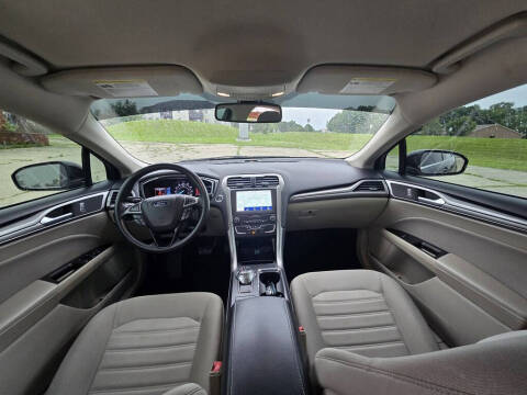 2020 Ford Fusion SE
