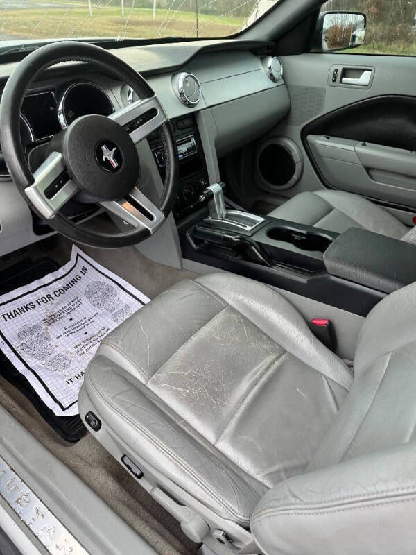 2006 Ford Mustang V6 Deluxe