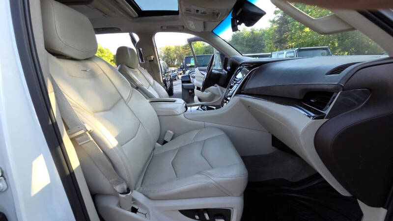 2017 Cadillac Escalade Luxury