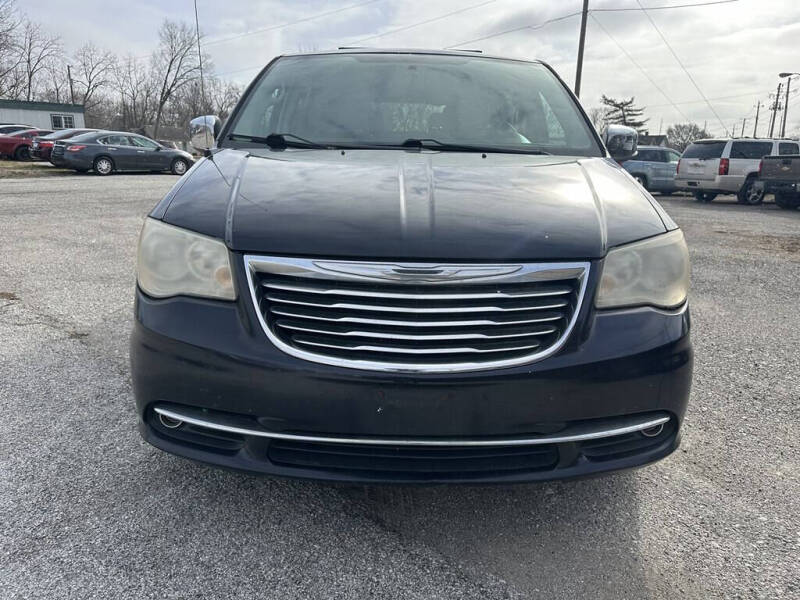 2011 Chrysler Town and Country Touring-L