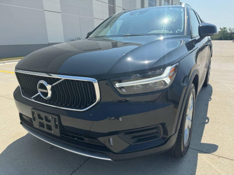 Used 2020 Volvo XC40 Momentum with VIN YV4162UK3L2330960 for sale in Elmhurst, IL