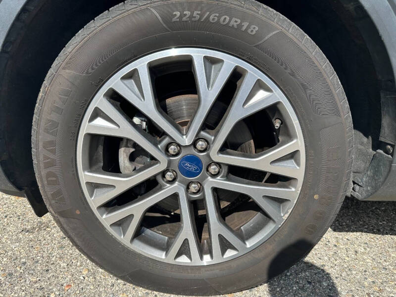 2021 Ford Escape SEL