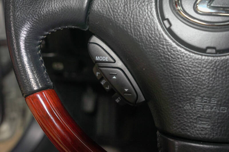 2004 Lexus SC 430