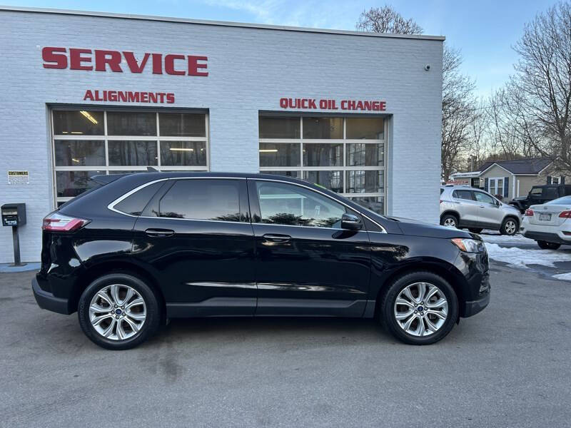 2022 Ford Edge Titanium