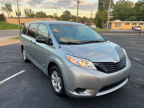 2011 Toyota Sienna for sale at Premium Motors in Saint Louis MO