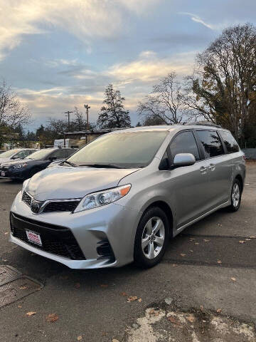 2020 Toyota Sienna LE 8-Passenger