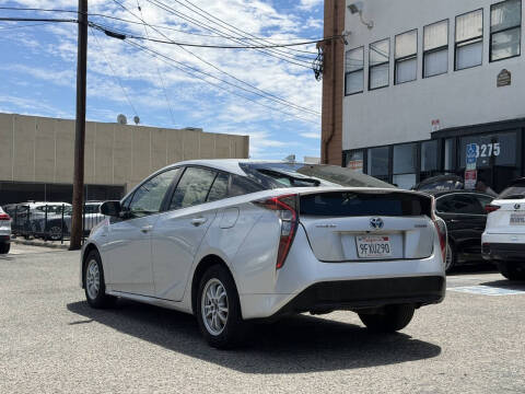 2016 Toyota Prius Two