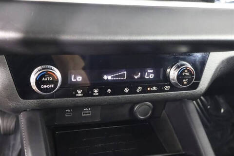 2024 Mitsubishi Outlander ES