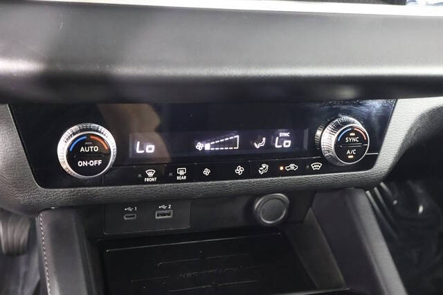 2024 Mitsubishi Outlander ES