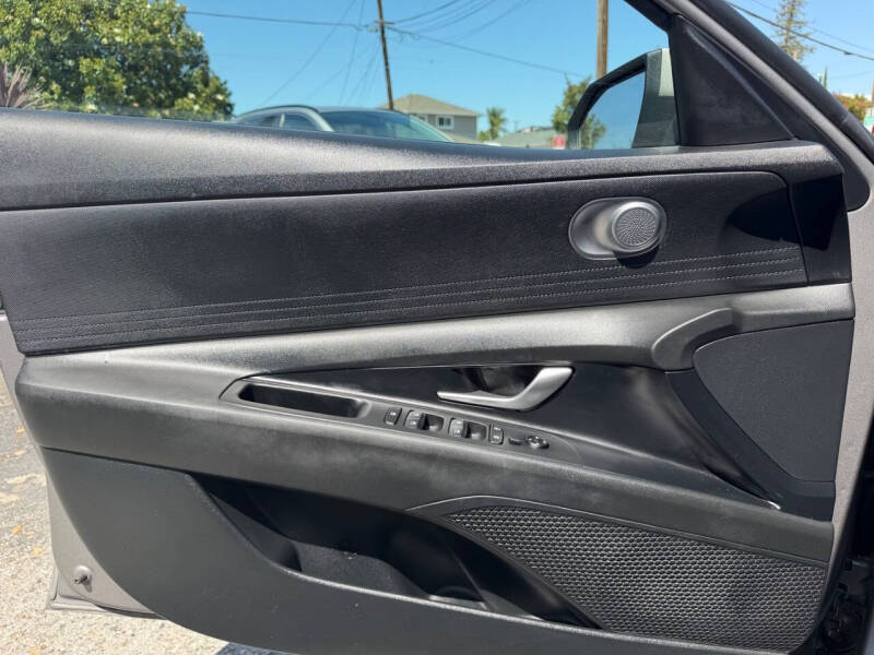 2022 Hyundai Elantra Hybrid Blue