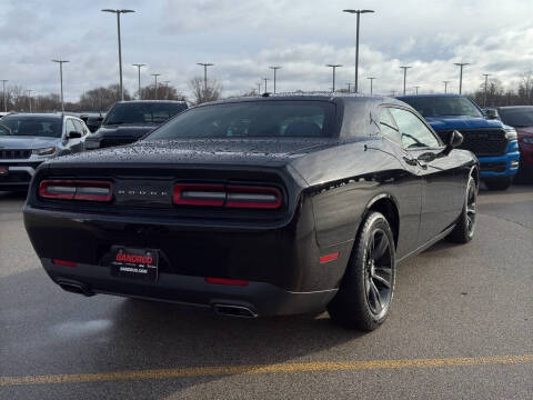 2016 Dodge Challenger SXT