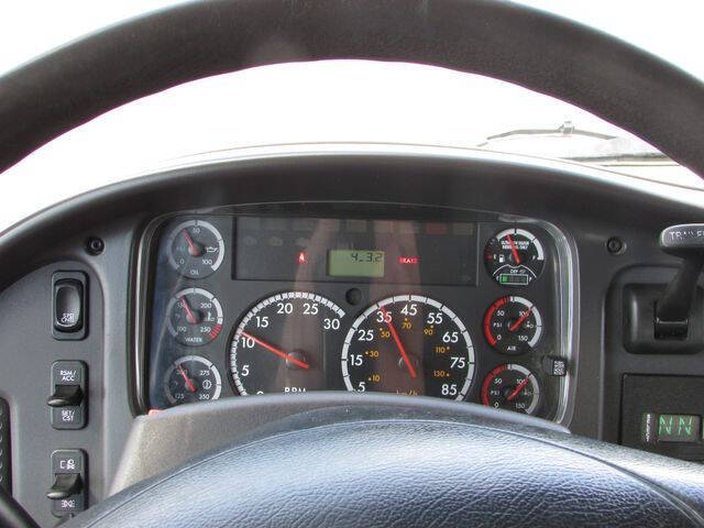 2014 Freightliner M2 106