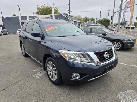 2016 Nissan Pathfinder SV