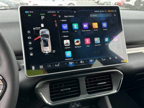 2025 VinFast VF8 Plus