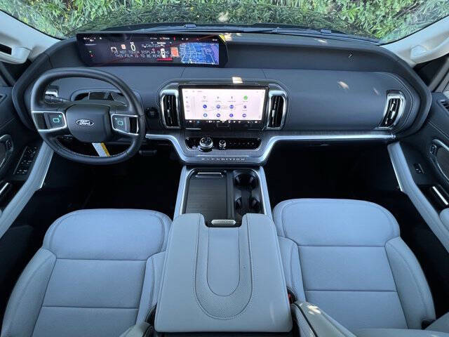 2026 Ford Expedition Platinum