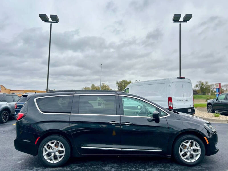 2017 Chrysler Pacifica