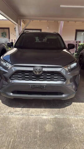 2020 Toyota RAV4 LE Photo