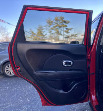 2016 Kia Soul +
