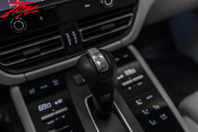 2022 Porsche Macan S