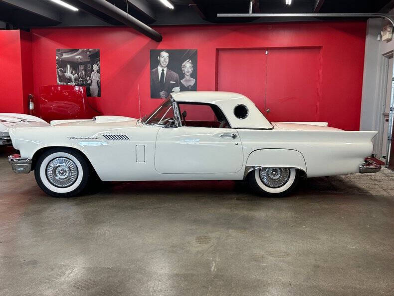 1957 Ford Thunderbird