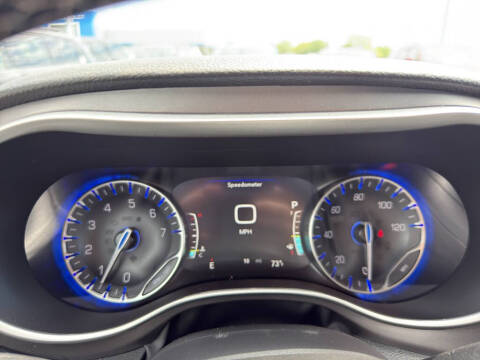 2027 Chrysler Pacifica Select
