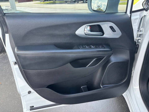 2020 Chrysler Pacifica Touring L