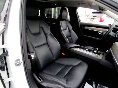 2023 Volvo S90 B6 Plus
