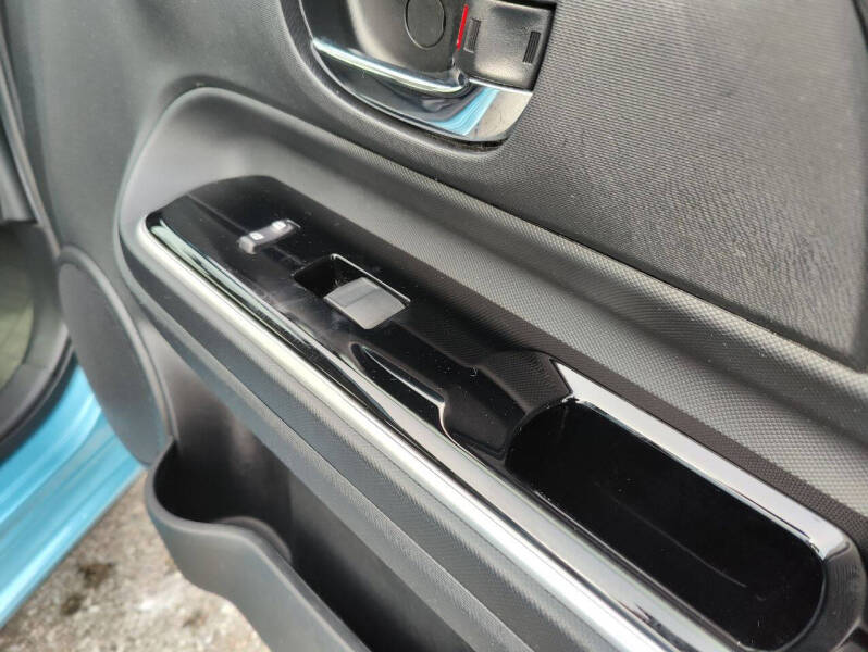 2016 Toyota Prius c Three