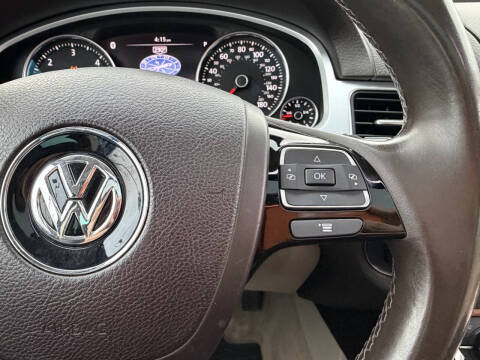 2012 Volkswagen Touareg TDI Sport