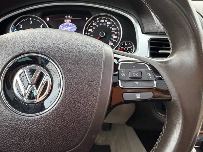2012 Volkswagen Touareg TDI Sport