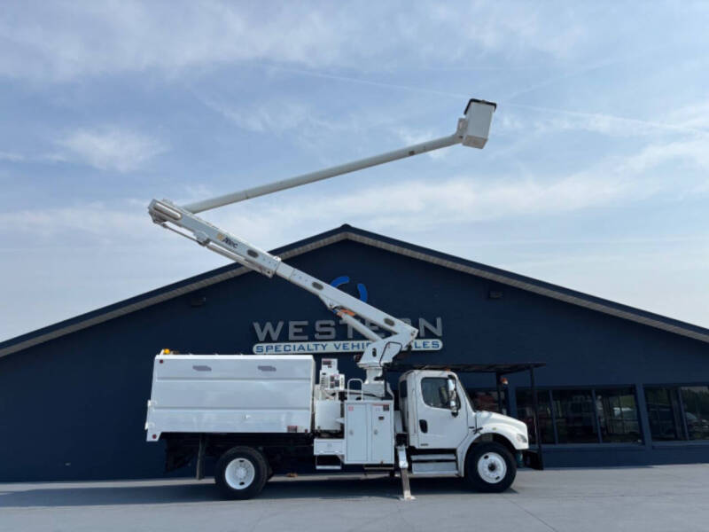 2009 Freightliner Business class M2