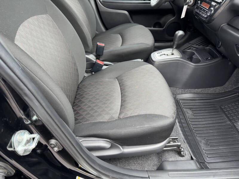 2024 Mitsubishi Mirage ES