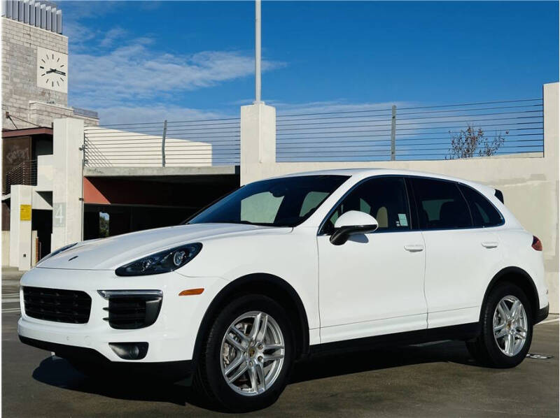 2017 Porsche Cayenne Platinum Edition