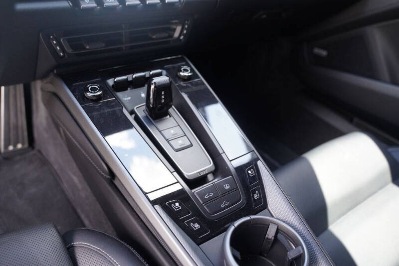 2021 Porsche 911 Carrera 4