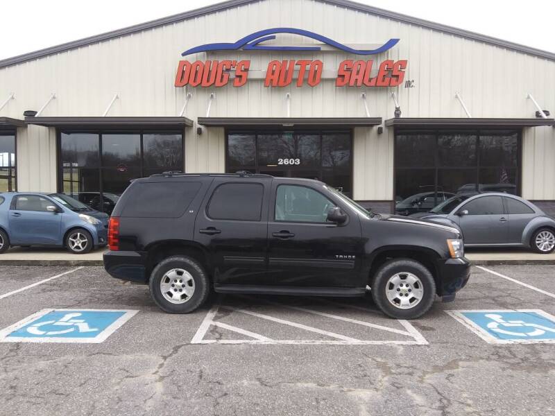 2013 Chevrolet Tahoe for sale at DOUG'S AUTO SALES INC in Pleasant View TN