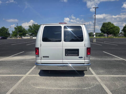 2008 Ford E-Series E-150 XLT