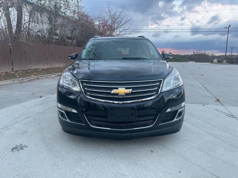 2015 Chevrolet Traverse 2LT photo 2