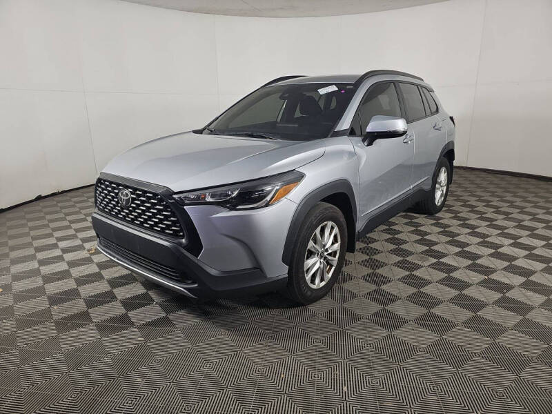 2022 Toyota Corolla Cross LE's photo