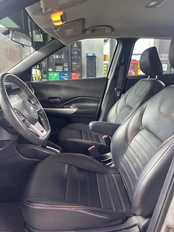 2019 Nissan Kicks SR